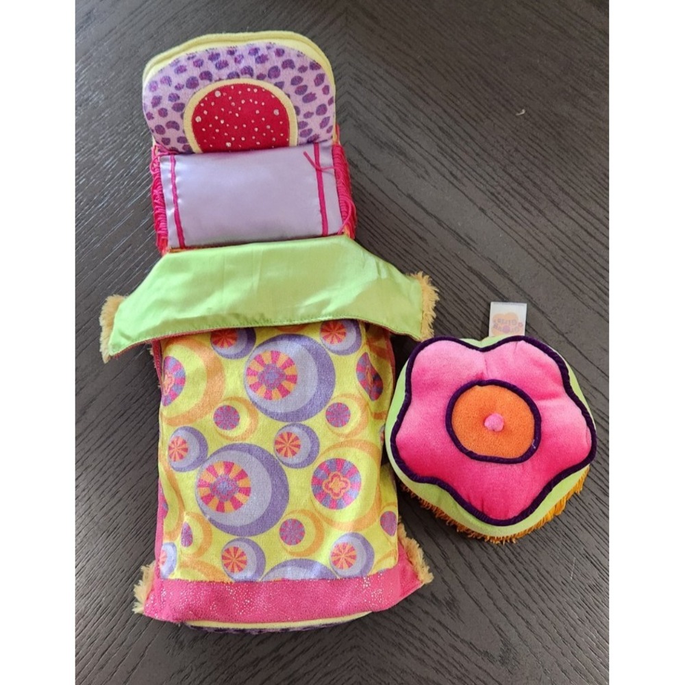 Groove Girls Bed and Foot Stool